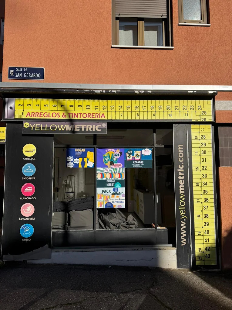 Tintorería Yellow Metric en Puerta de Hierro